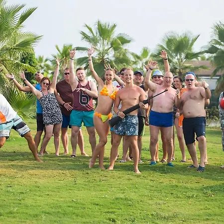 J'adore Deluxe & Ultra Hotel Side