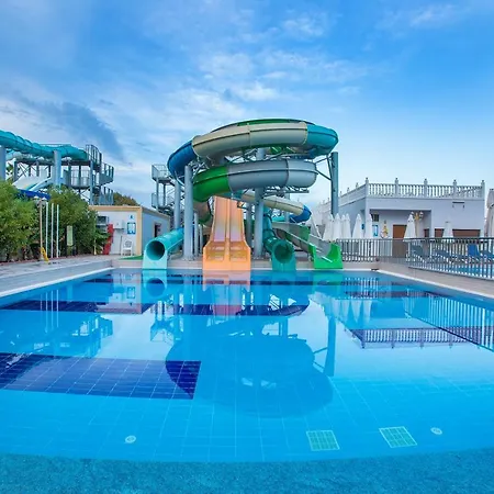 J'adore Deluxe & Ultra Hotel