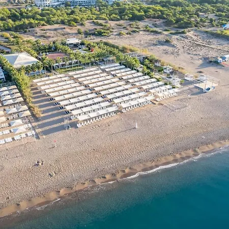 Hotel J'adore Deluxe & Ultra