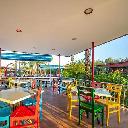 J'adore Deluxe & Ultra 5* Side