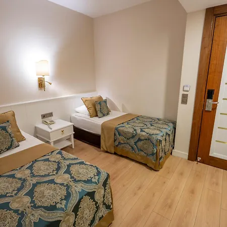 Hotel J'adore Deluxe & Ultra 5*